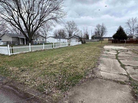 Tiny photo for 469 Indiana Avenue, Parker City, IN 47368 (MLS # 202643844)