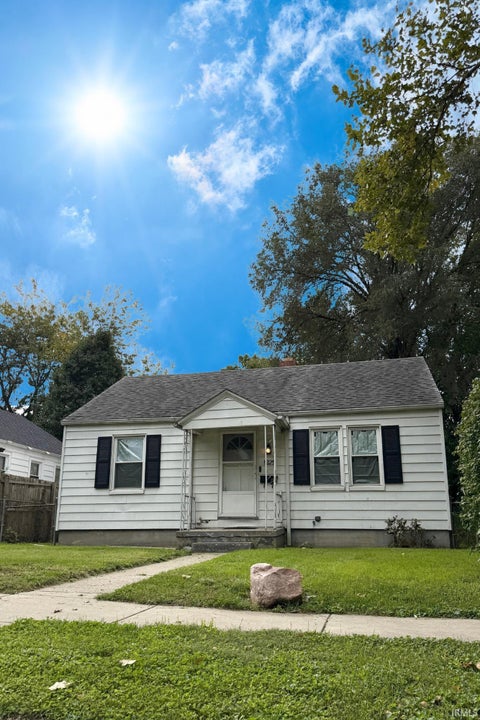 Photo for 1225 W 4th Street