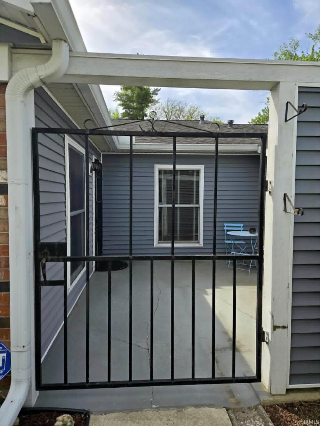 Photo of 3204 S Eden Drive, Bloomington, IN 47401 (MLS # 202613656)