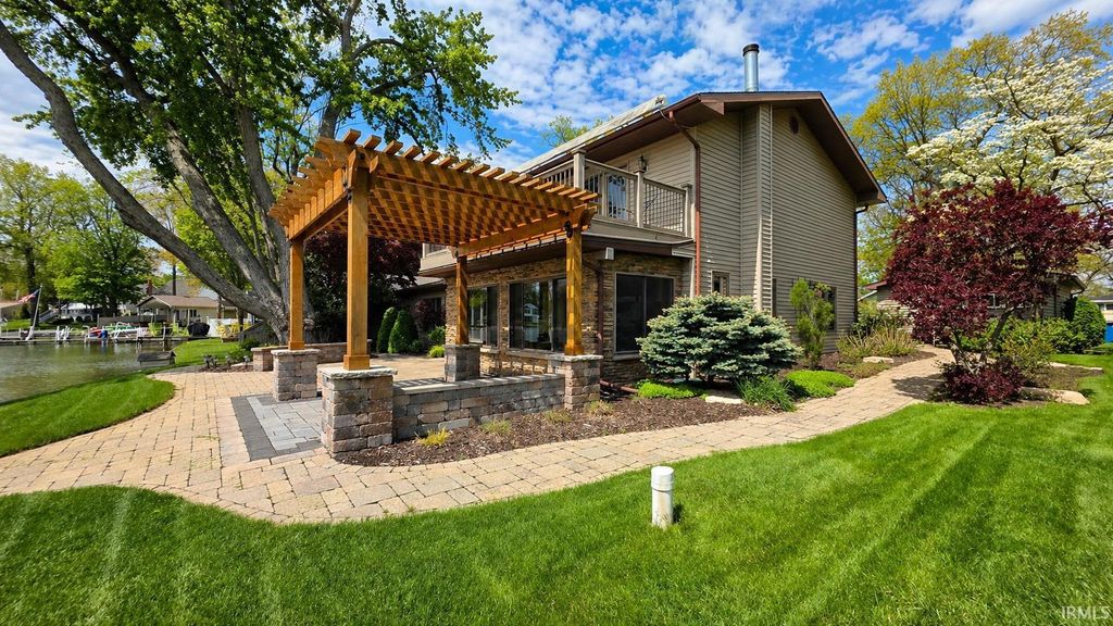 Photo of 11111 E Pottawatomie South Trail, Walkerton, IN 46574 (MLS # 202616142)