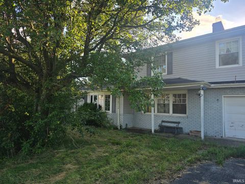 Photo of 71 S 1100 E, Greentown, IN 46936 (MLS # 202534266)