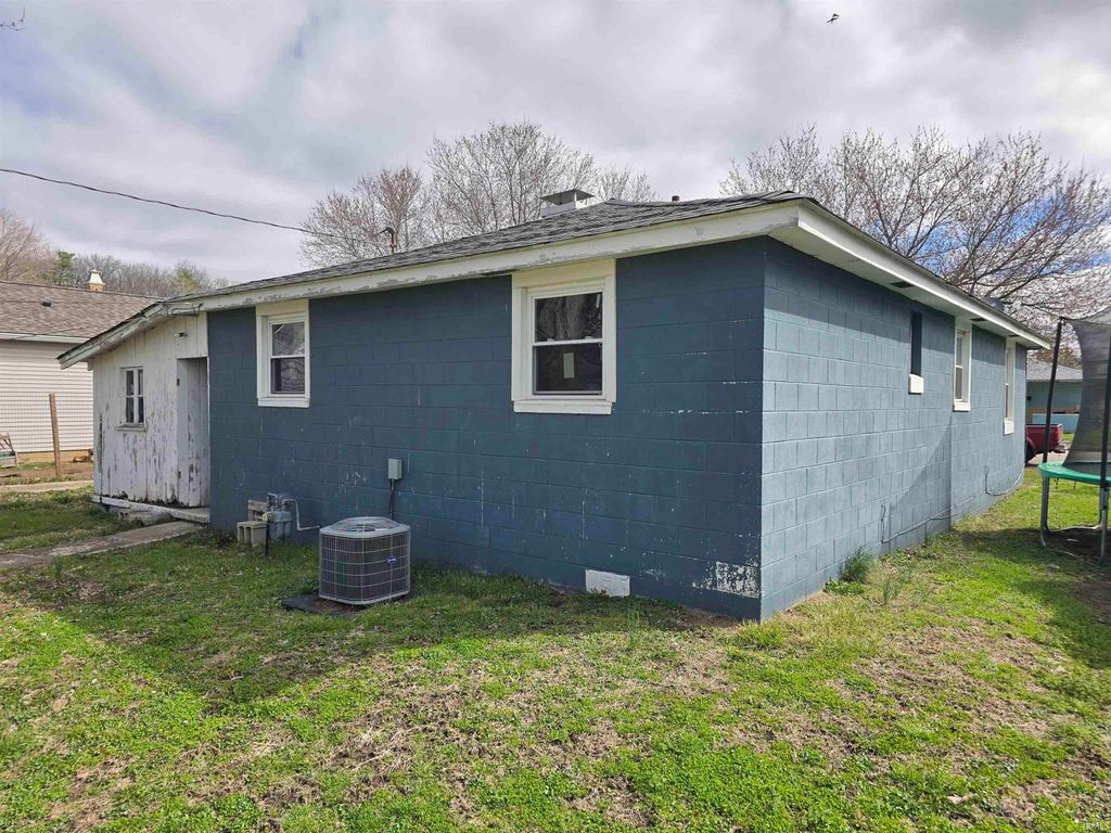 Photo of 257 Lincoln Street, Spencer, IN 47460 (MLS # 202609784)