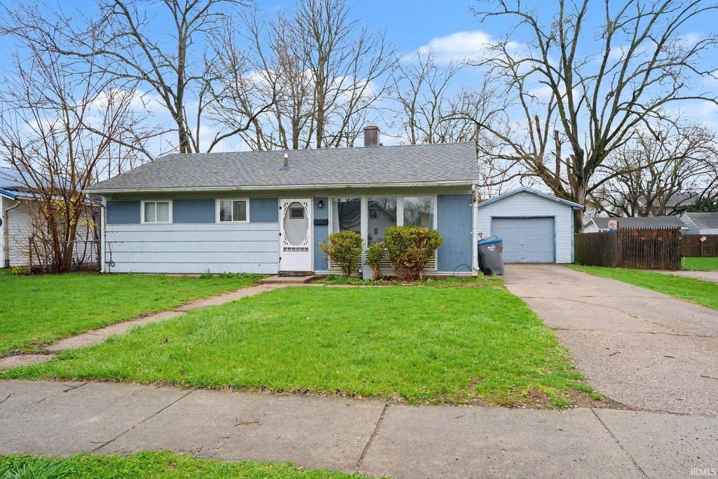 Photo of 1817 Morehouse Avenue, Elkhart, IN 46516 (MLS # 202619186)