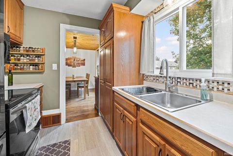 Tiny photo for 618 S 28th Street, Lafayette, IN 47904 (MLS # 202543209)