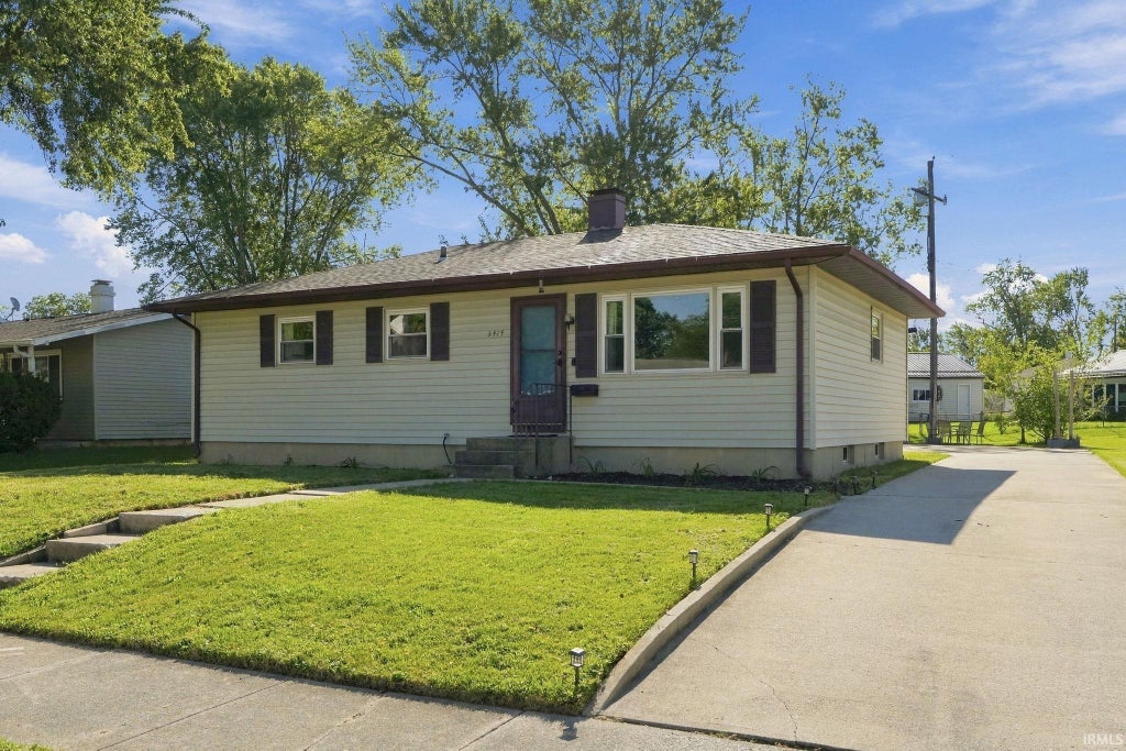 Photo of 5414 N Stony Run Lane, Fort Wayne, IN 46825 (MLS # 202639552)