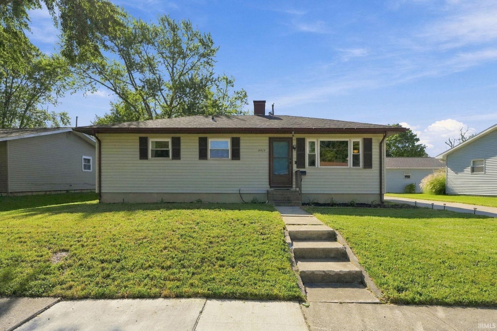 Photo of 5414 N Stony Run Lane, Fort Wayne, IN 46825 (MLS # 202639552)