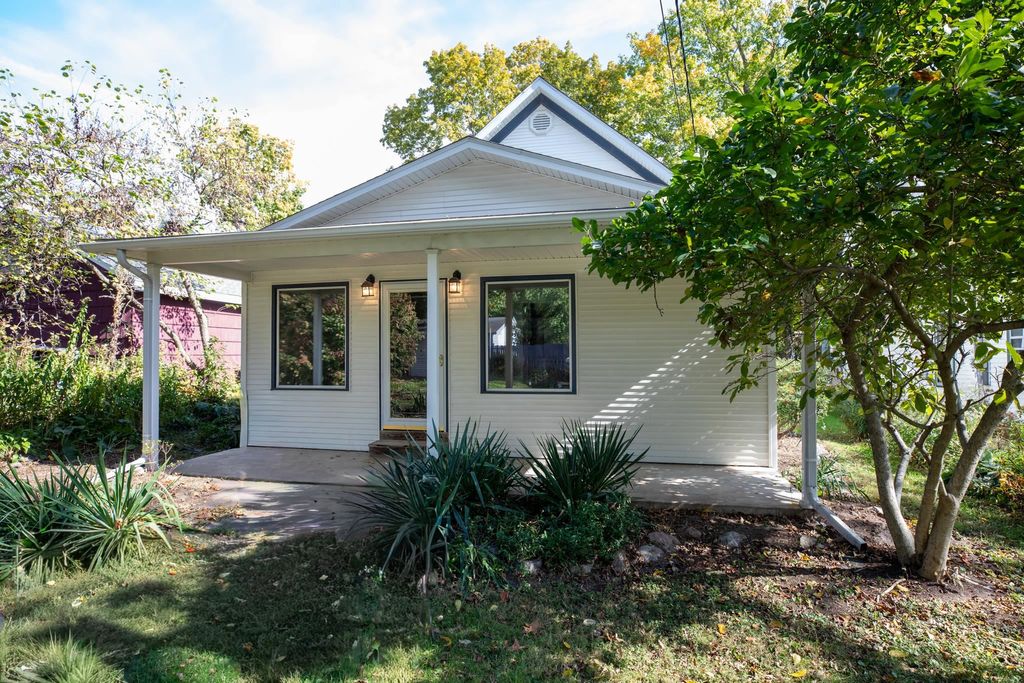 Photo of 612 Pearl Street, Plymouth, IN 46563 (MLS # 202542448)