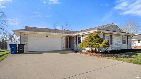 Photo of 2846 Hillside Drive Dr, Bedford, IN 47421 (MLS # 202607940)