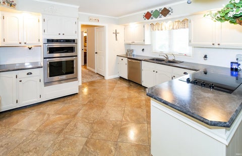 Tiny photo for 1834 Sassafrass Drive, Evansville, IN 47712 (MLS # 202627718)