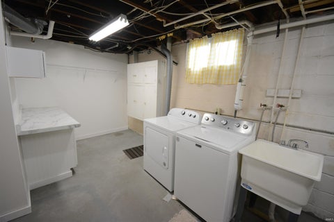Tiny photo for 1608 Irvington Avenue, Evansville, IN 47712 (MLS # 202644869)