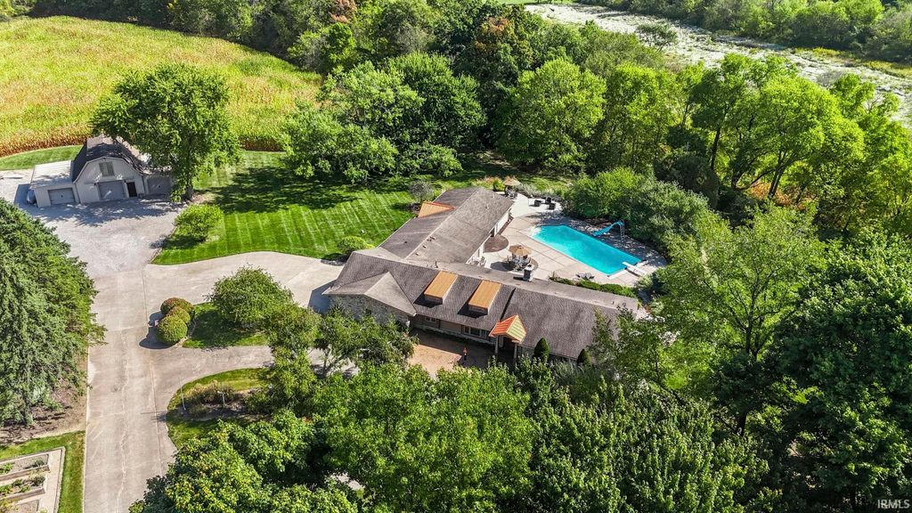 Photo of 5937 County Road 427, Auburn, IN 46706 (MLS # 202542144)