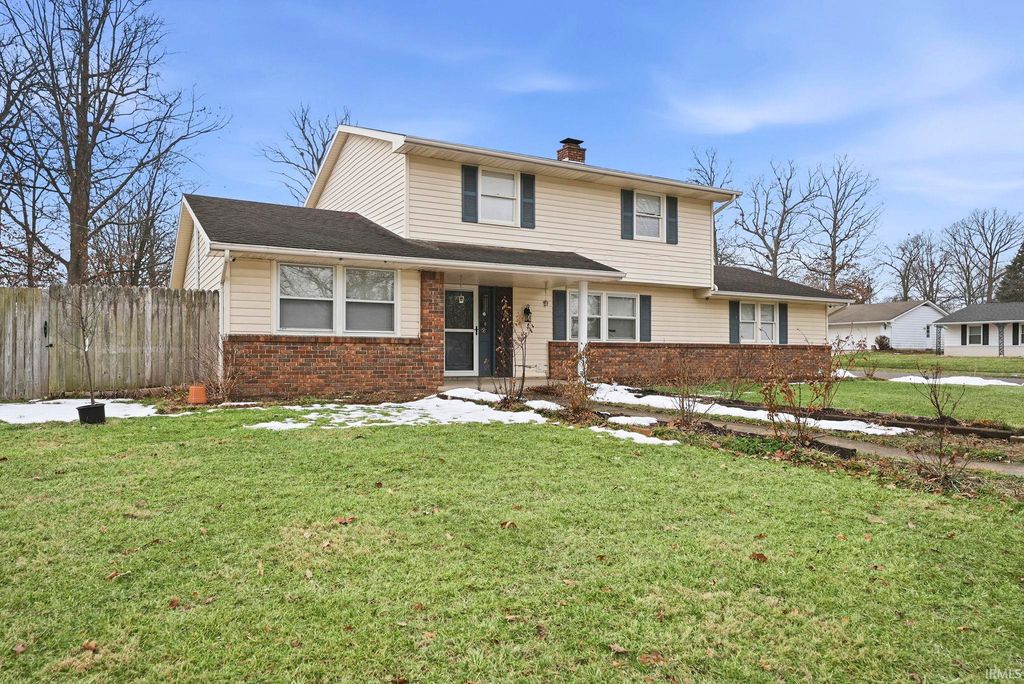 Photo of 3308 Casselwood Drive, Fort Wayne, IN 46816 (MLS # 202605520)