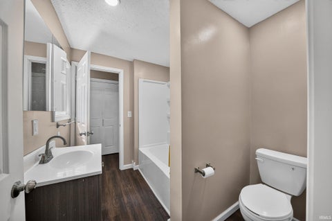 Tiny photo for 208 Union Street, Mishawaka, IN 46544 (MLS # 202630938)