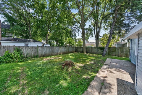 Tiny photo for 208 Union Street, Mishawaka, IN 46544 (MLS # 202630938)