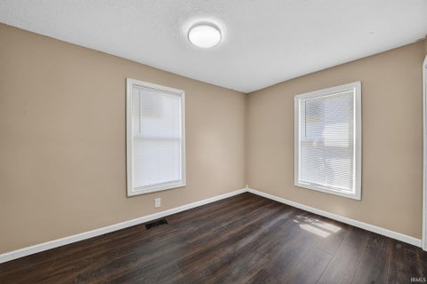 Tiny photo for 208 Union Street, Mishawaka, IN 46544 (MLS # 202630938)