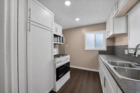 Tiny photo for 208 Union Street, Mishawaka, IN 46544 (MLS # 202630938)