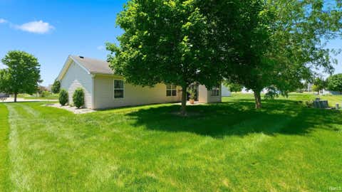 Tiny photo for 1075 Granary Court, Bluffton, IN 46714 (MLS # 202625453)