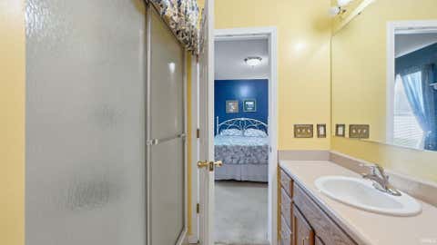 Tiny photo for 1075 Granary Court, Bluffton, IN 46714 (MLS # 202625453)