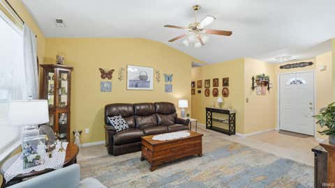 Tiny photo for 1075 Granary Court, Bluffton, IN 46714 (MLS # 202625453)
