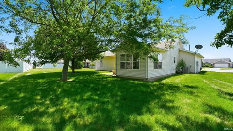 Tiny photo for 1075 Granary Court, Bluffton, IN 46714 (MLS # 202625453)