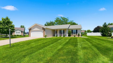 Photo of 1075 Granary Court, Bluffton, IN 46714 (MLS # 202625453)