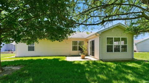 Tiny photo for 1075 Granary Court, Bluffton, IN 46714 (MLS # 202625453)