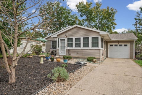 Tiny photo for 2525 Lafayette Drive, Lafayette, IN 47909 (MLS # 202641526)