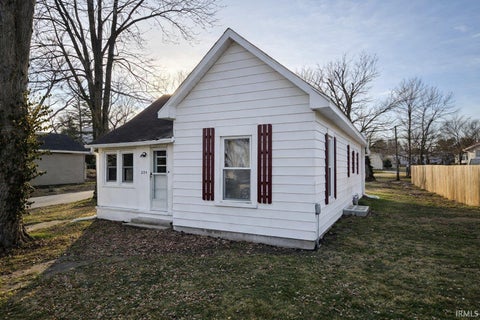 Tiny photo for 324 S Ohio Street, Bicknell, IN 47512 (MLS # 202601886)