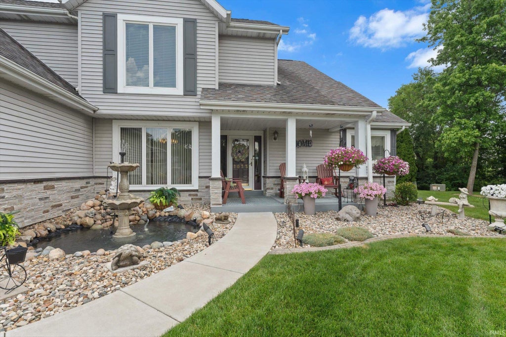 Photo of 1033 Hermitage Drive, South Bend, IN 46614 (MLS # 202626636)