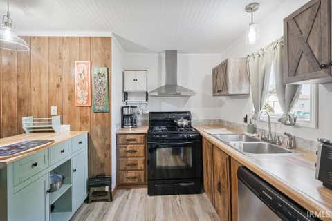 Tiny photo for 224 N INDIANA Street, Greentown, IN 46936 (MLS # 202633738)