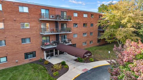 Photo of 2937 Westbrook Drive, Fort Wayne, IN 46805 (MLS # 202540093) Photo of 2937 Westbrook Drive, Fort Wayne, IN 46805 (MLS # 202540093)