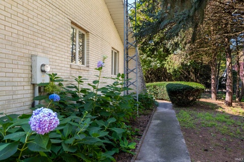 Tiny photo for 8402 Timber Lane, Lafayette, IN 47905 (MLS # 202642033)