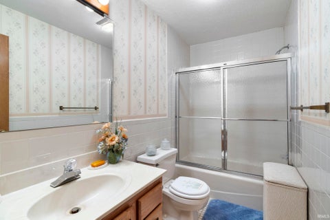 Tiny photo for 8402 Timber Lane, Lafayette, IN 47905 (MLS # 202642033)