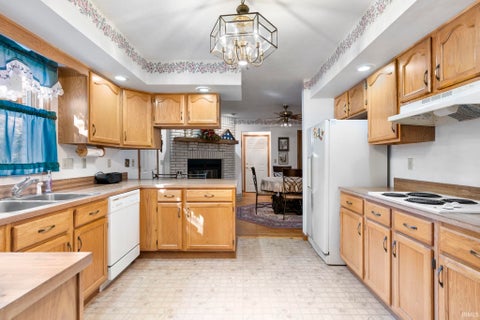 Tiny photo for 8402 Timber Lane, Lafayette, IN 47905 (MLS # 202642033)