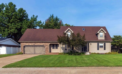 Tiny photo for 641 Woodbriar Court, Evansville, IN 47715 (MLS # 202632972)