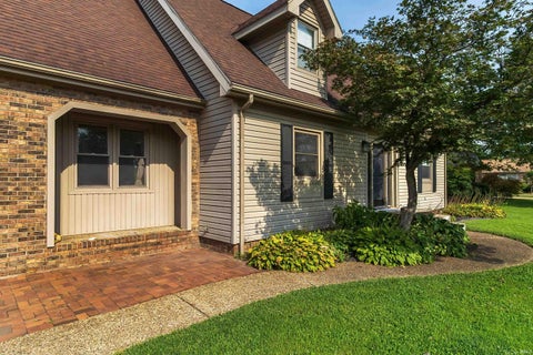 Tiny photo for 641 Woodbriar Court, Evansville, IN 47715 (MLS # 202632972)