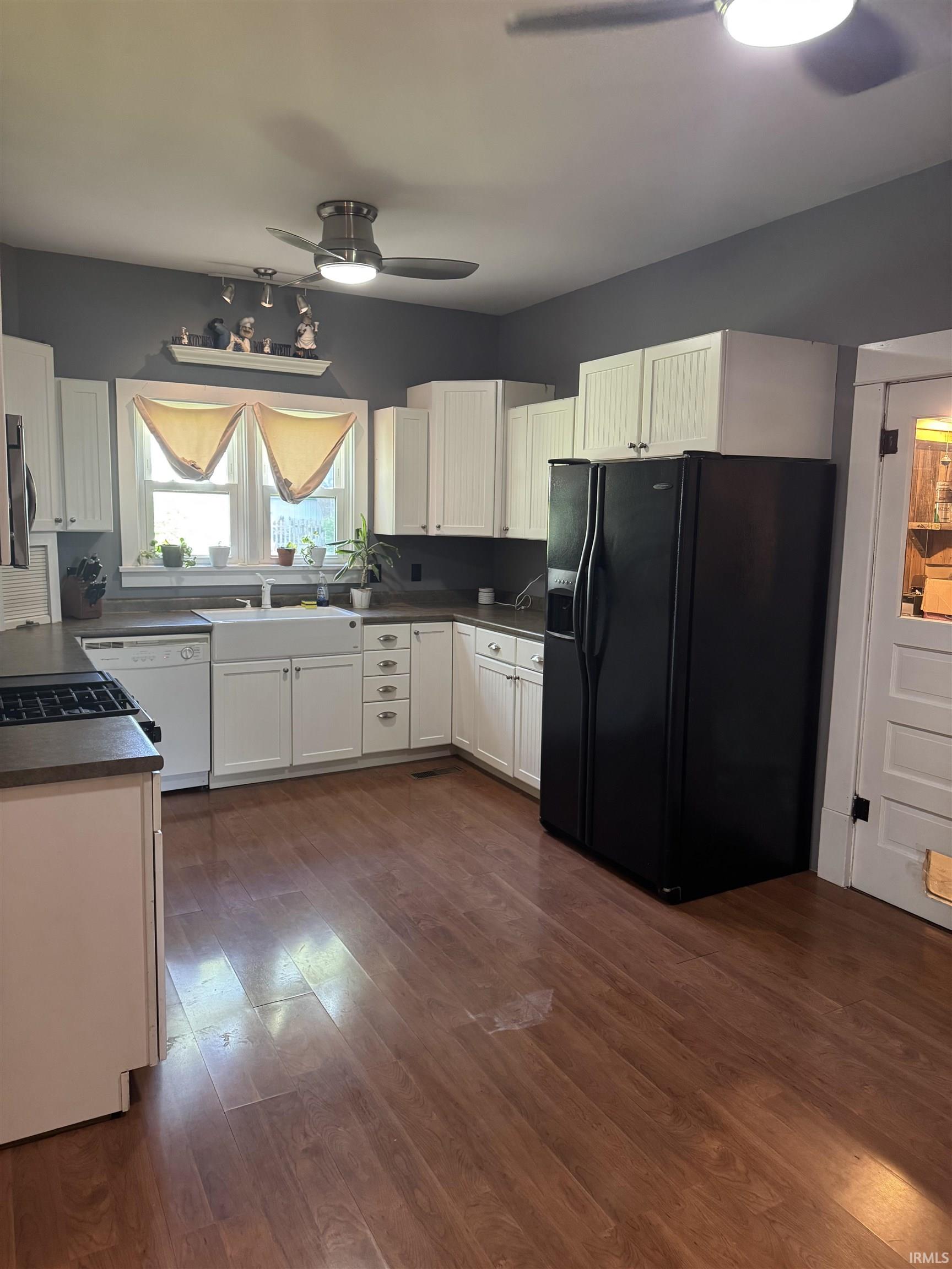 Earl Park, Indiana 47942, United States, 4 Bedrooms Bedrooms, ,2 BathroomsBathrooms,Residential,Active,129930