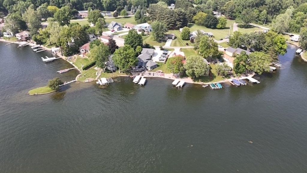 Photo of 690 Spring Beach Road, Rome City, IN 46784 (MLS # 202602320)