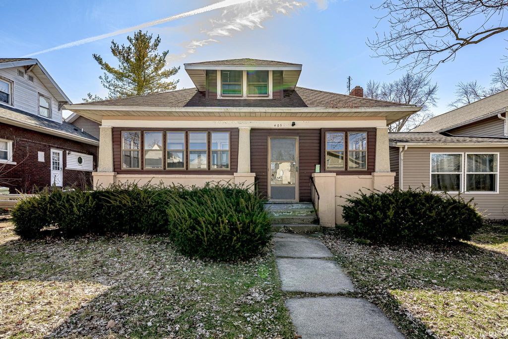 Photo of 405 W Market Street, Columbia City, IN 46725 (MLS # 202606938)