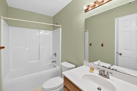 Tiny photo for 5613 W 200, Kokomo, IN 46901 (MLS # 202644134)