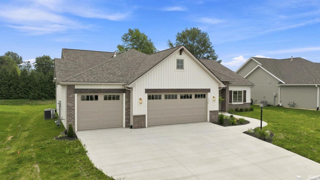 Photo of 9836 Gala Cove, Fort Wayne, IN 46835 (MLS # 202636784)
