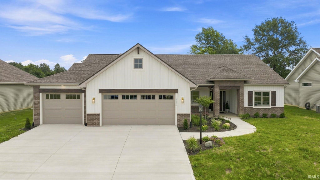 Photo of 9836 Gala Cove, Fort Wayne, IN 46835 (MLS # 202636784)