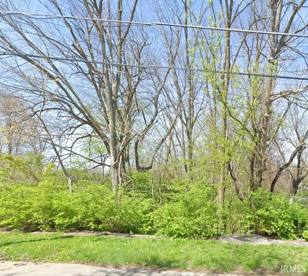 Photo of 2340 W Ninth Street, Anderson, IN 46016 (MLS # 202623283)