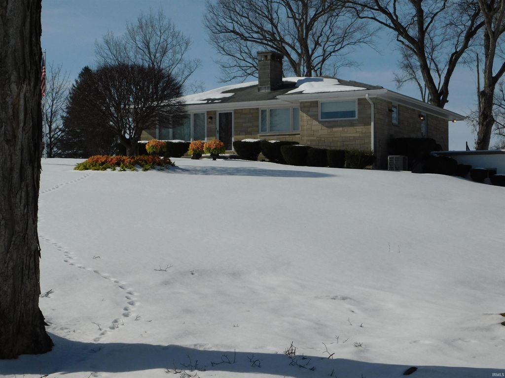 Photo of 1440 S Jackson Street, Salem, IN 47167 (MLS # 202604306)