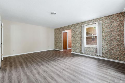 Tiny photo for 1818 Westgate Drive, Fort Wayne, IN 46808 (MLS # 202618408)
