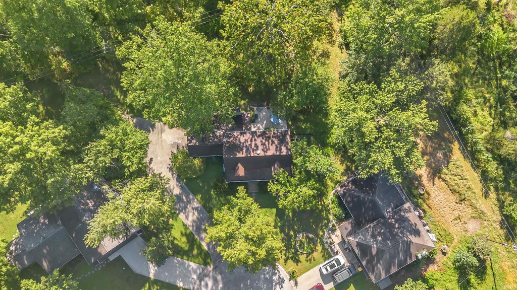 Photo of 4520 E Cambridge Court, Bloomington, IN 47408 (MLS # 202638384)