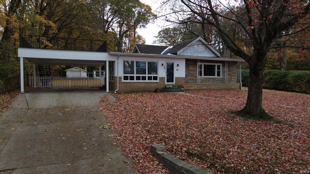 Photo of 2603 Washington Avenue, Vincennes, IN 47591 (MLS # 202545573)