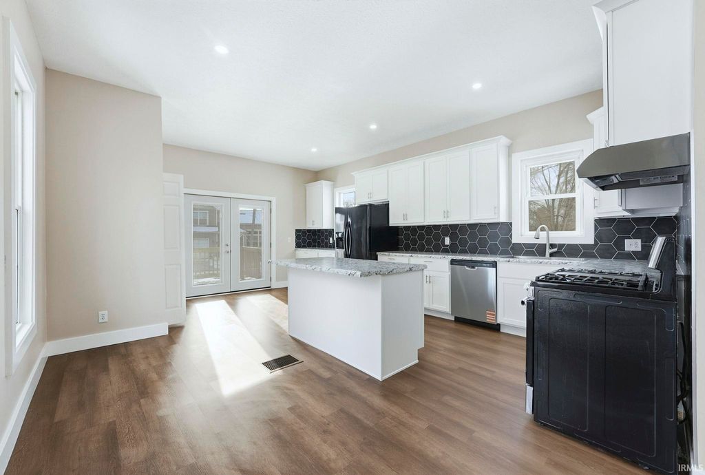 Photo of 201 W Pine Street, Pierceton, IN 46562 (MLS # 202549381)