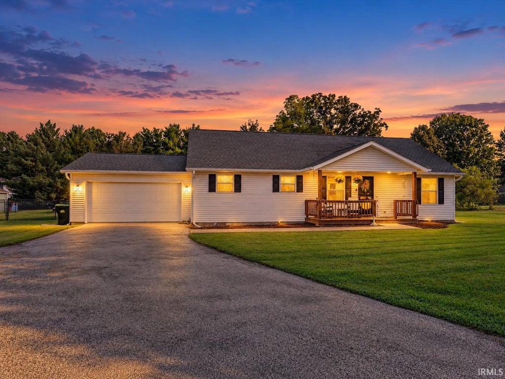 Photo of 3303 Westward Road, Spencer, IN 47460 (MLS # 202640783)