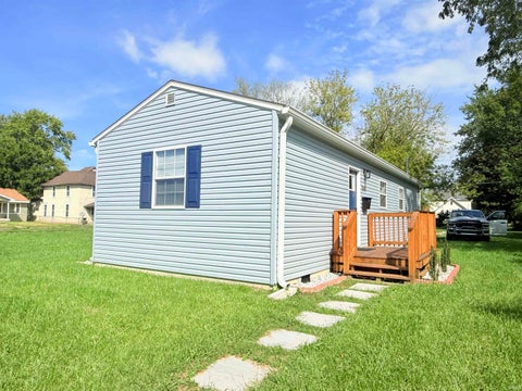 Tiny photo for 3705 S Wigger Street, Marion, SC 46953 (MLS # 202637883)